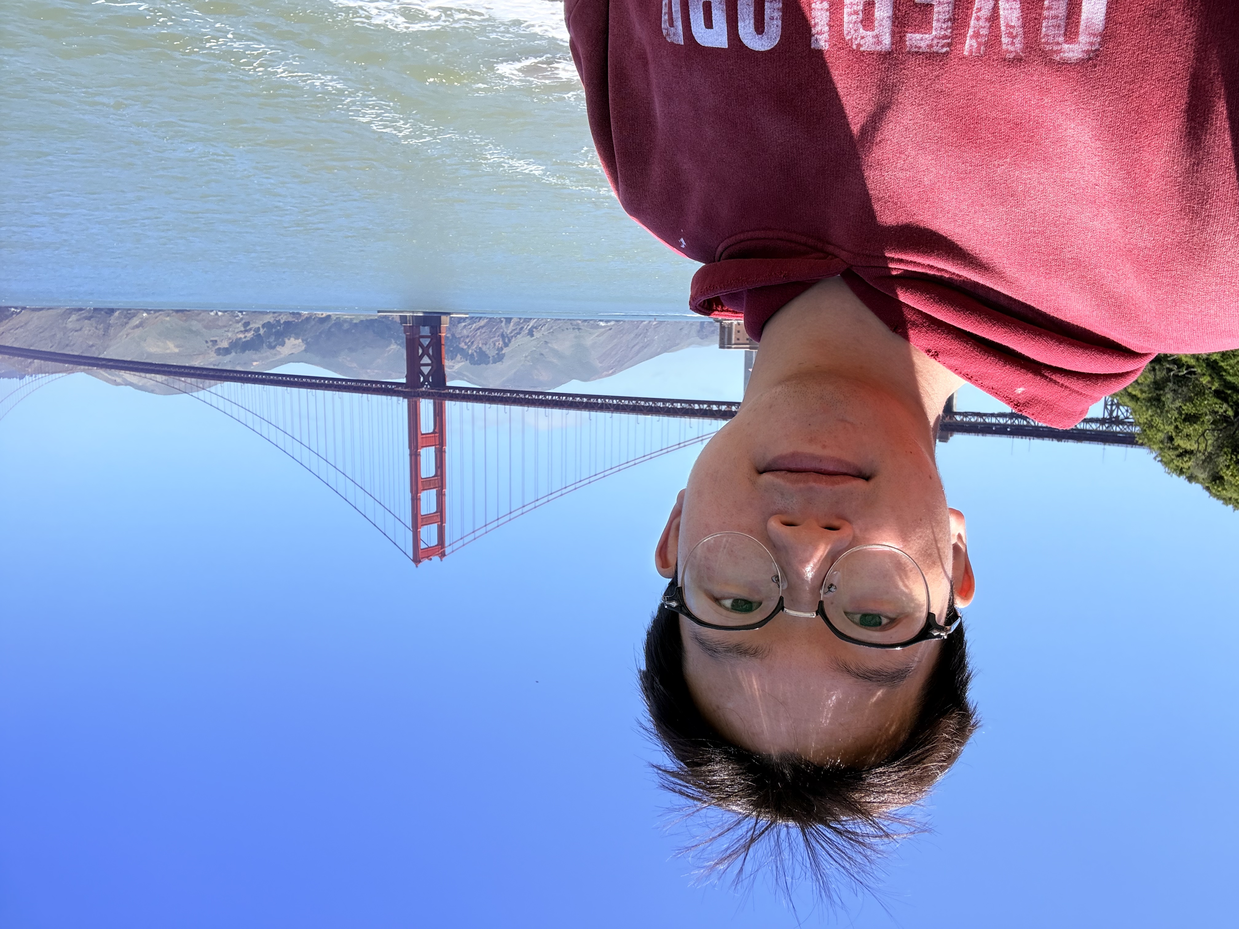 Jinheng Xie at the Golden Gate Bridge